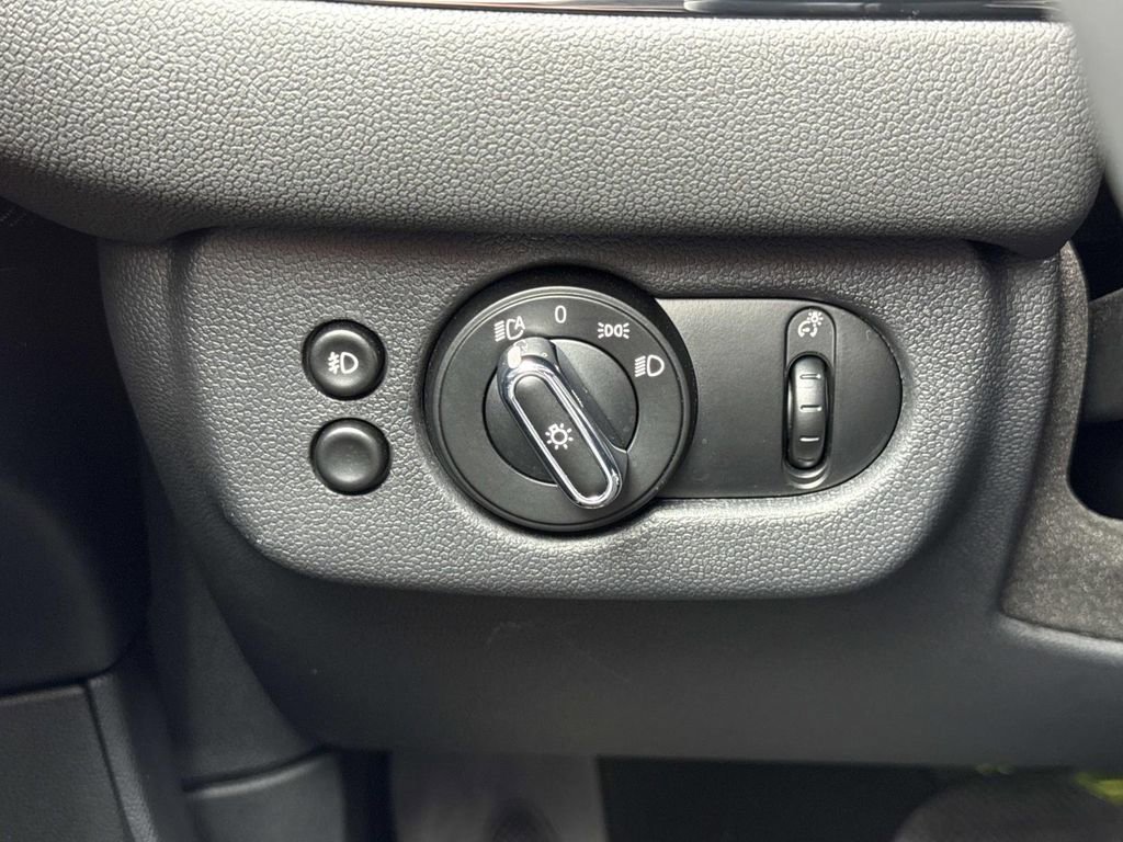 Used 2023 MINI Cooper Clubman S image 12