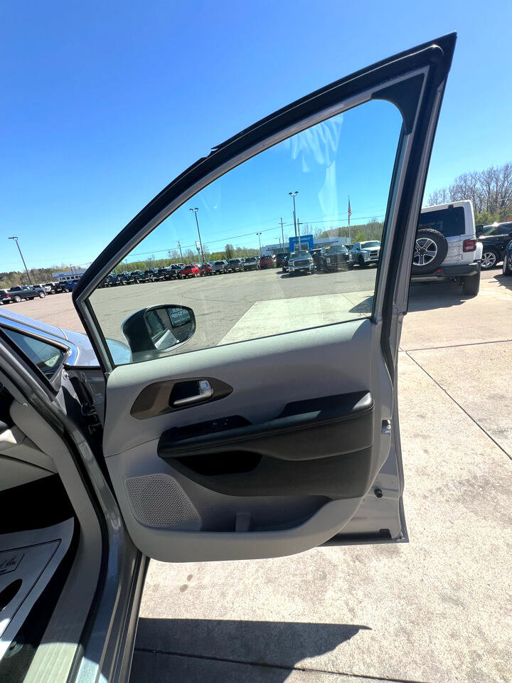 Used 2017 Chrysler Pacifica Touring w/ Tire & Wheel Group image 14