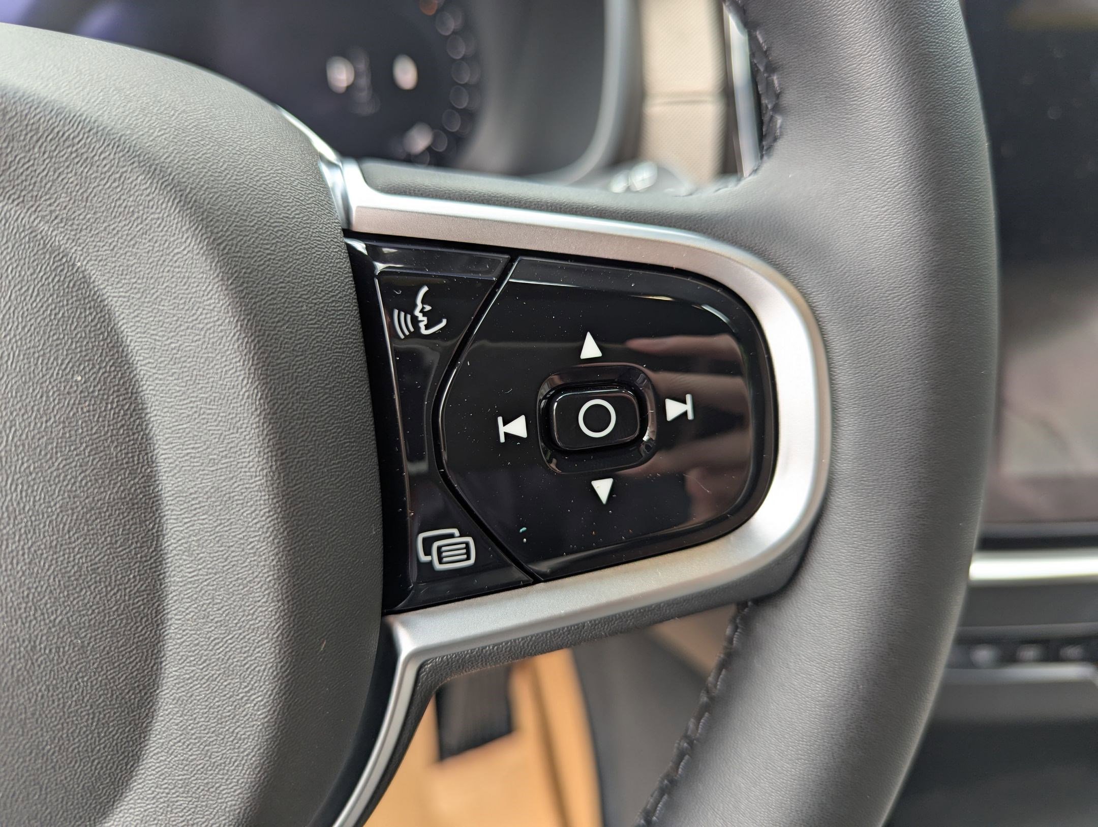 New 2026 Volvo XC90 B6 Plus image 12