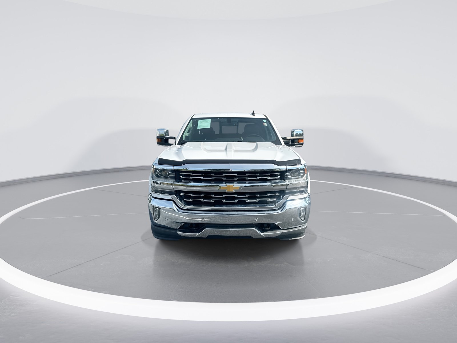 Used 2018 Chevrolet Silverado 1500 LTZ w/ LTZ Plus Package AWD/4WD image 3