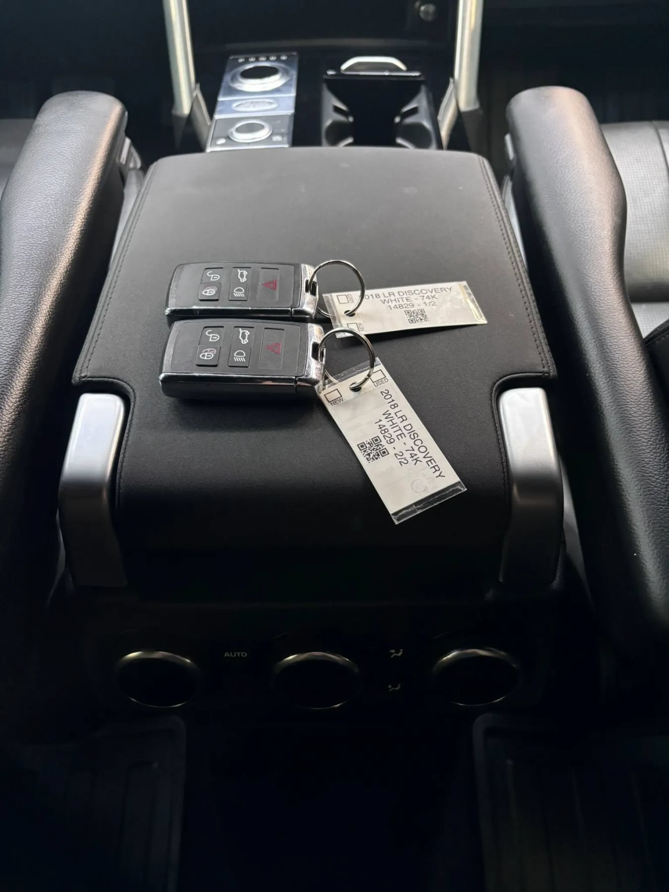 Used 2018 Land Rover Discovery HSE AWD/4WD image 18