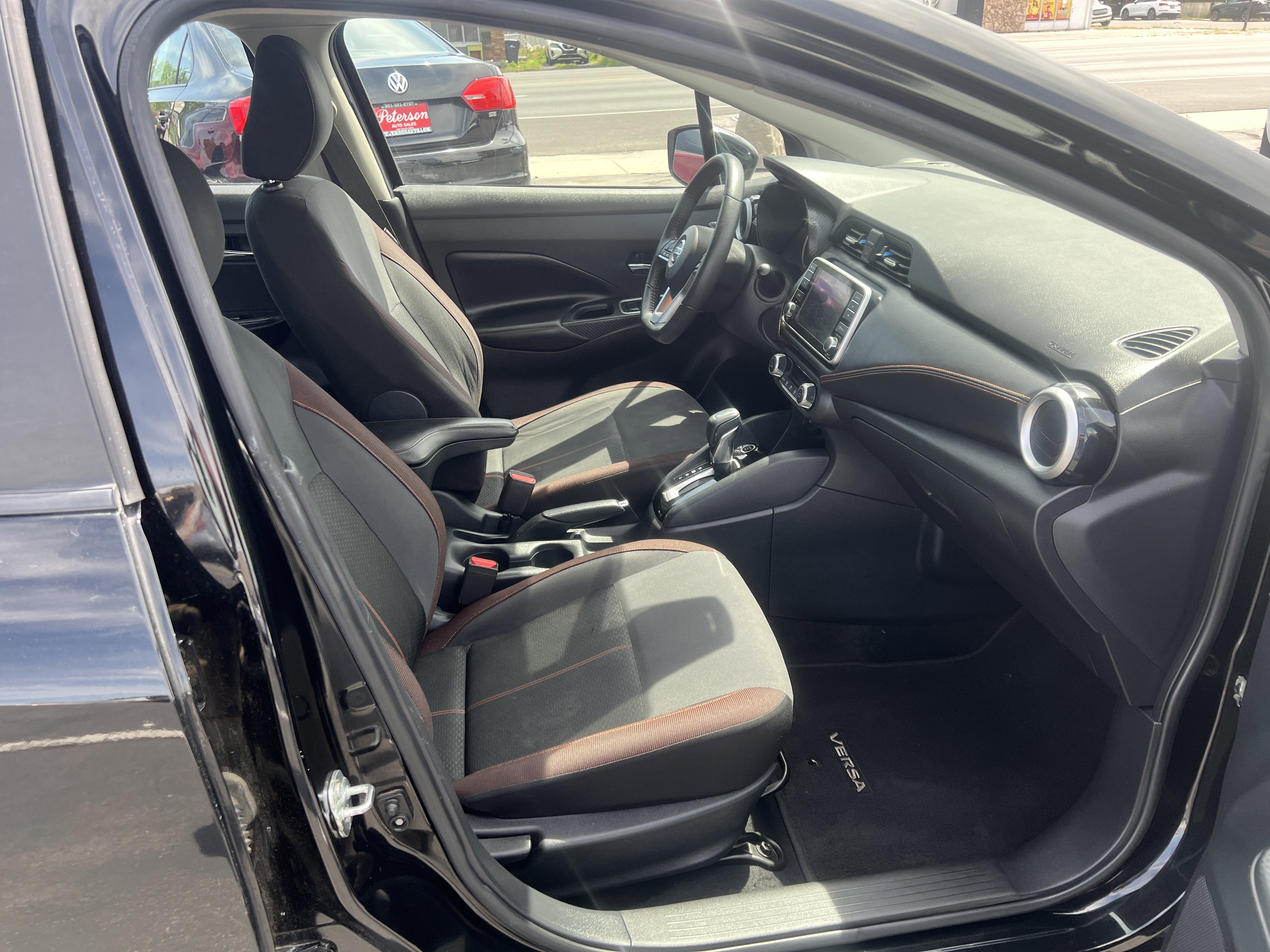 Used 2020 Nissan Versa SR FWD image 17