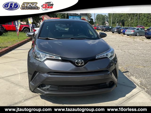 Used 2018 Toyota C-HR XLE FWD image 2