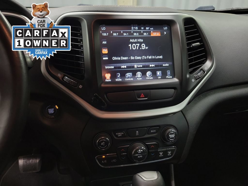 Used 2018 Jeep Cherokee Latitude Plus w/ Comfort/Convenience Group FWD image 17