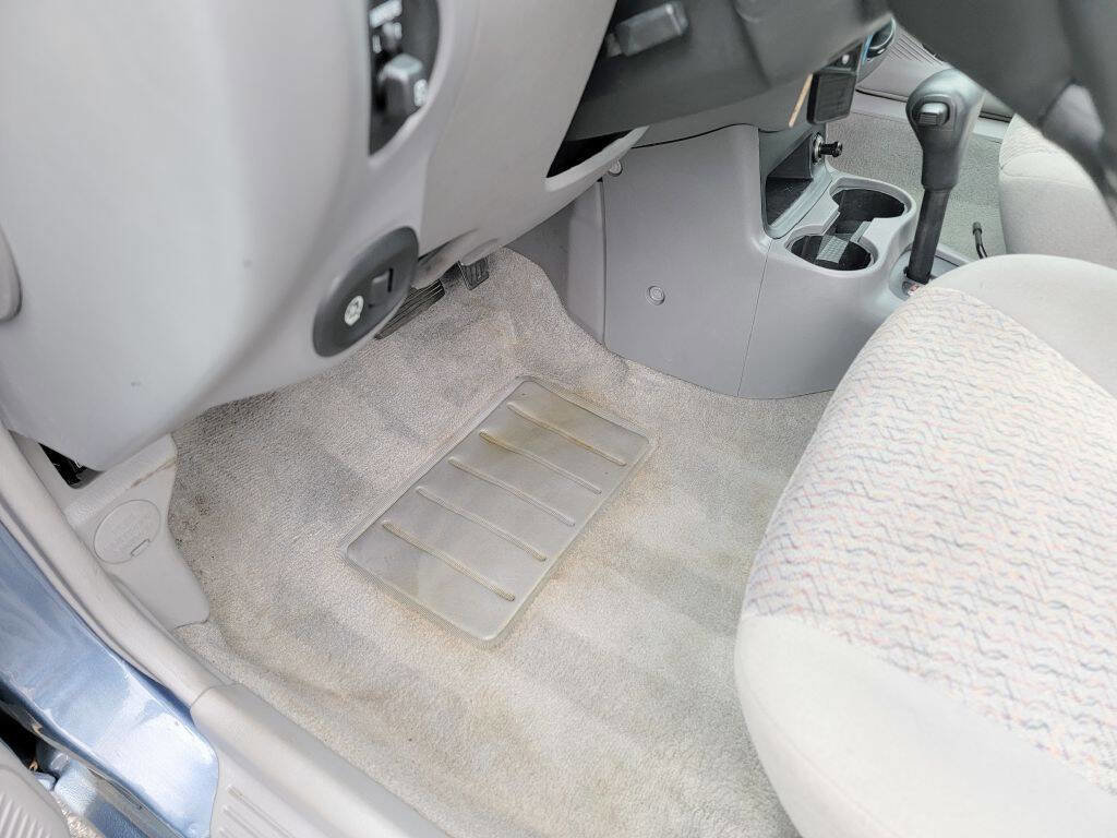 Used 1999 Ford Escort SE image 6