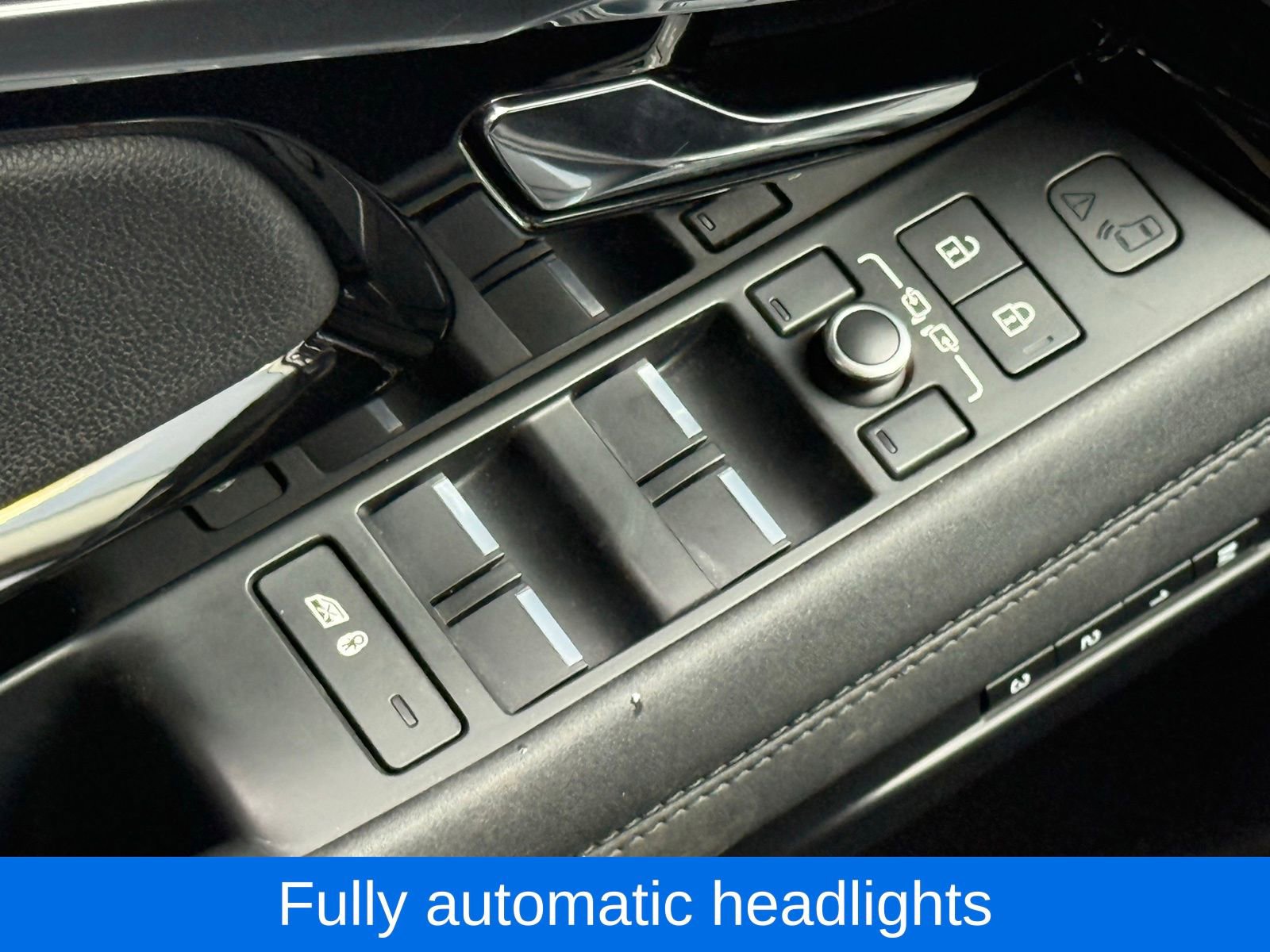 Used 2022 Land Rover Range Rover Evoque SE image 38