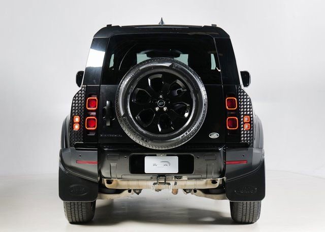 Used 2023 Land Rover Defender 90 S image 7
