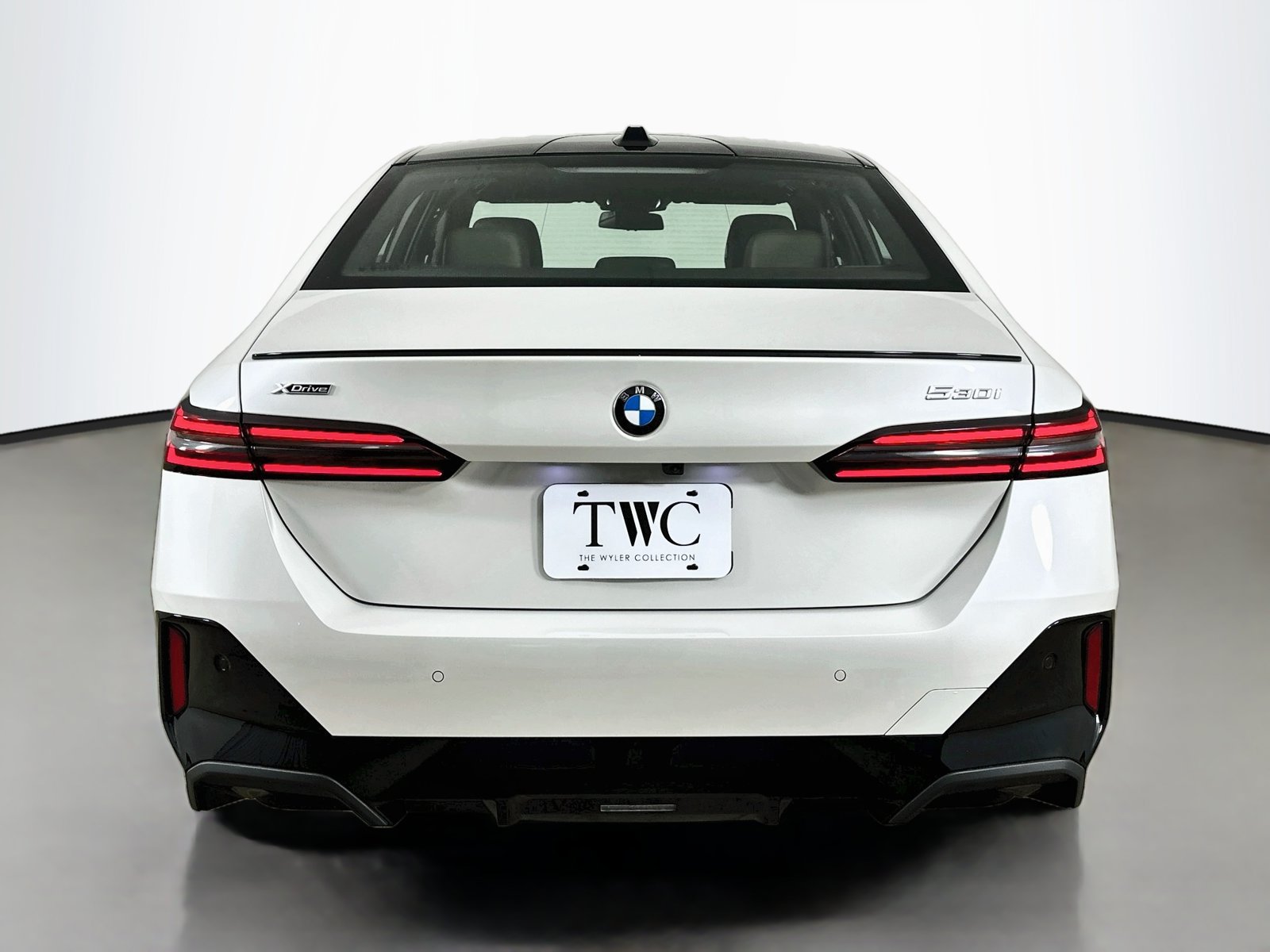 New 2027 BMW 530i xDrive w/ M Sport Package AWD/4WD image 6