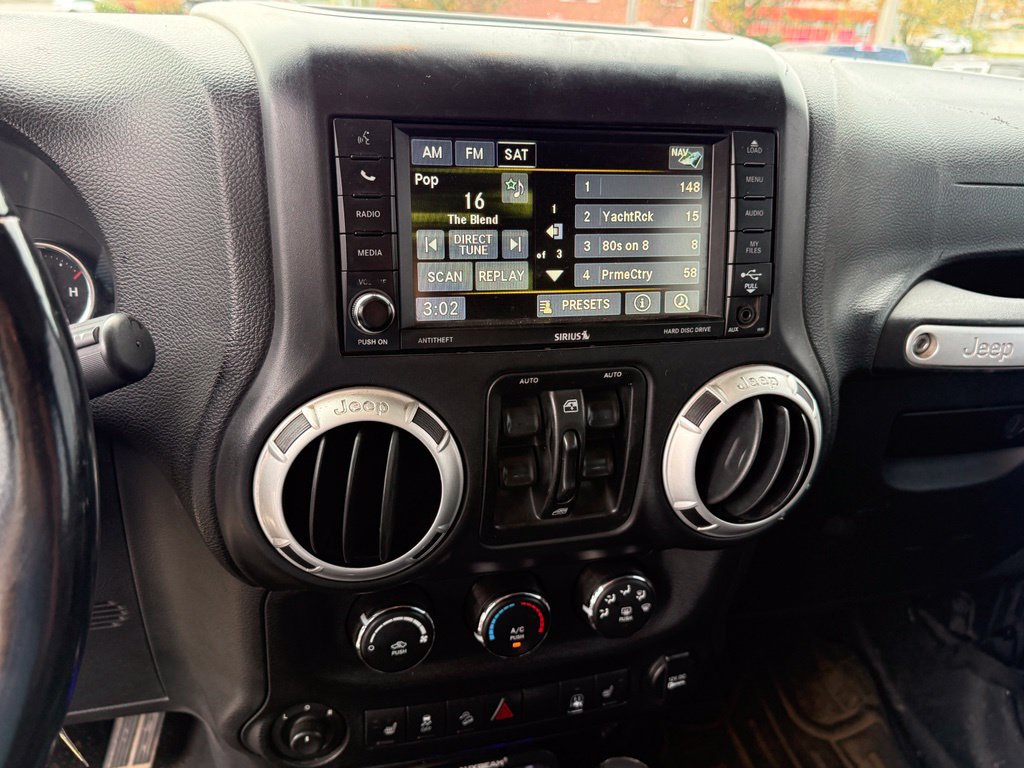 Used 2014 Jeep Wrangler Unlimited Sahara w/ Connectivity Group AWD/4WD image 18