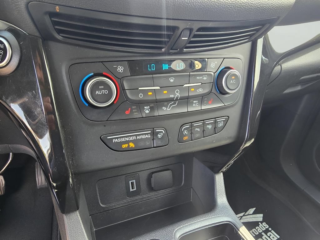 Used 2019 Ford Escape Titanium AWD/4WD image 12