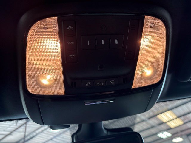 Used 2024 Dodge Durango GT RWD image 25