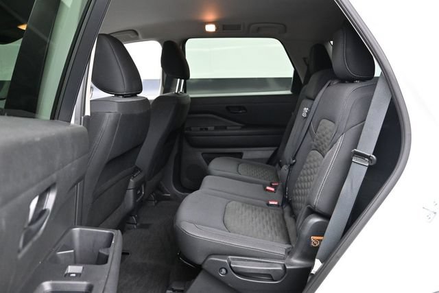 Used 2025 Nissan Pathfinder SV FWD image 21