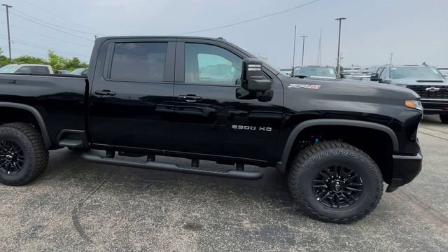 New 2026 Chevrolet Silverado 2500 ZR2 AWD/4WD image 3