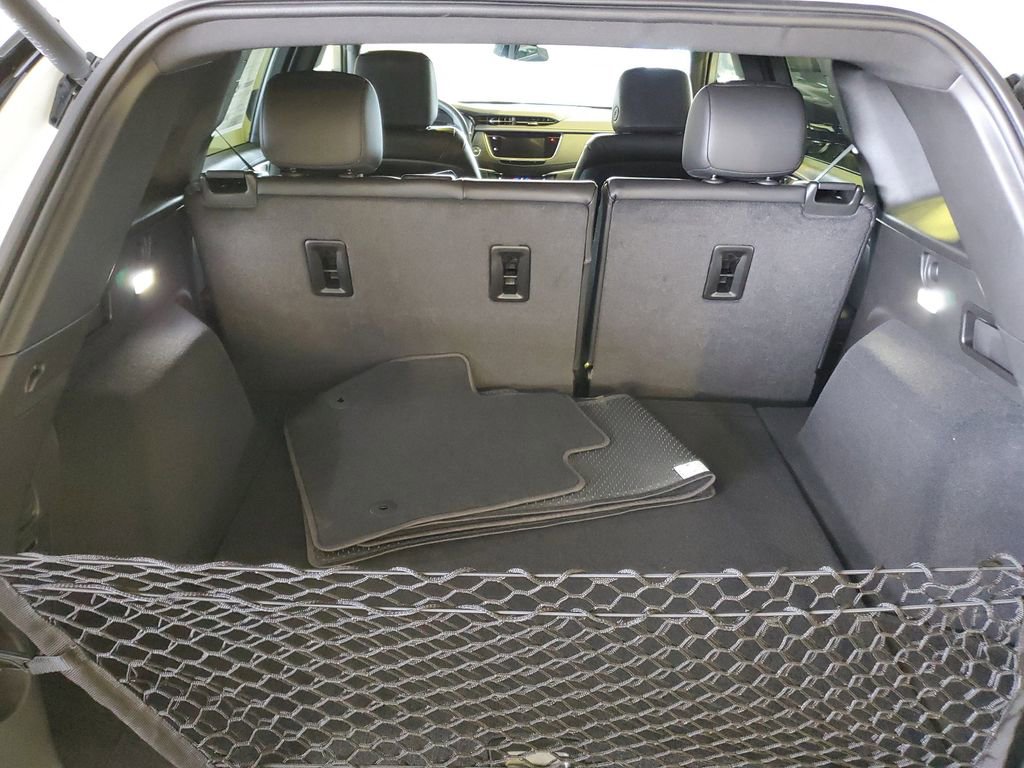 New 2025 Cadillac XT5 Luxury image 7