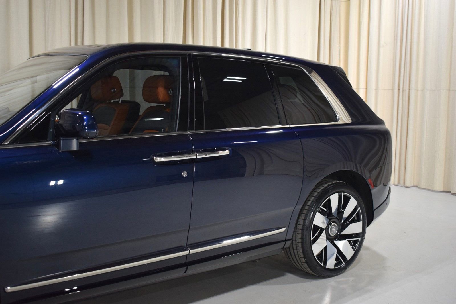New 2026 Rolls-Royce Cullinan image 5