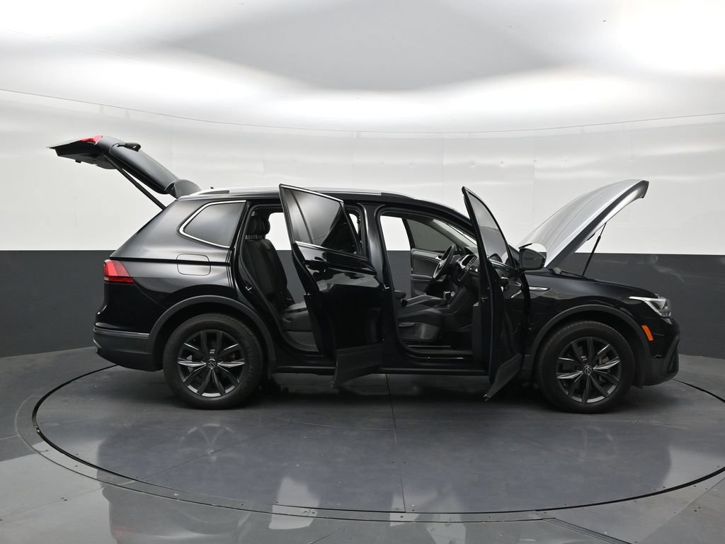 Used 2023 Volkswagen Tiguan SE FWD image 28