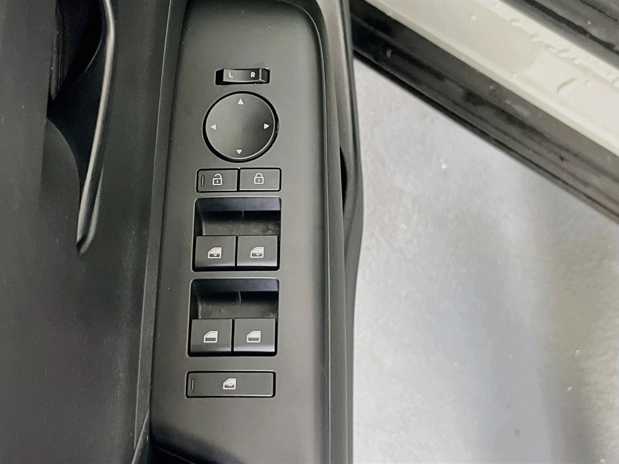 Used 2024 Hyundai Kona SEL w/ Convenience Package AWD/4WD image 18