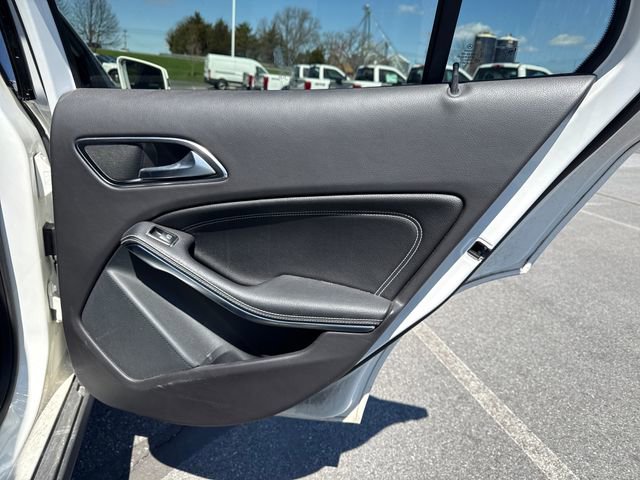 Used 2018 Mercedes-Benz GLA 250 4MATIC image 16