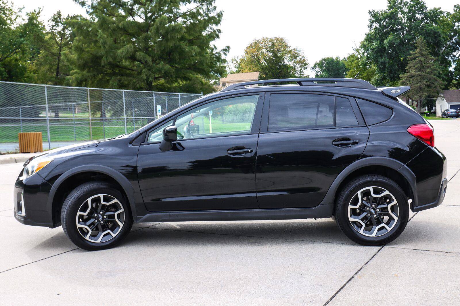 Used 2016 Subaru Crosstrek 2.0i Premium AWD/4WD image 4