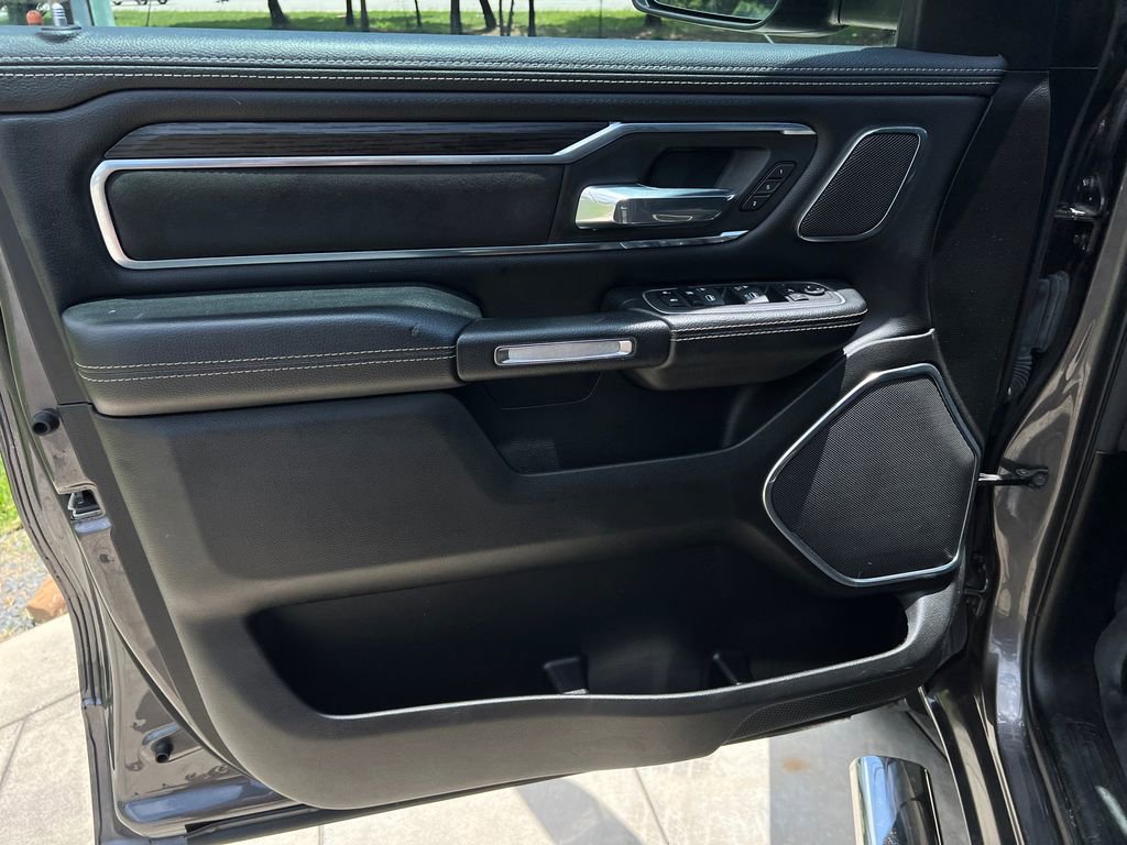 Used 2024 RAM 1500 Laramie AWD/4WD image 15