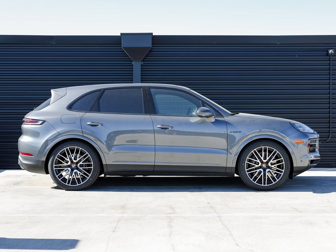 New 2026 Porsche Cayenne E-Hybrid AWD/4WD image 8