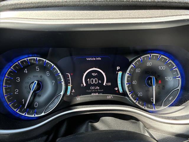Used 2022 Chrysler Pacifica Touring-L AWD/4WD image 13