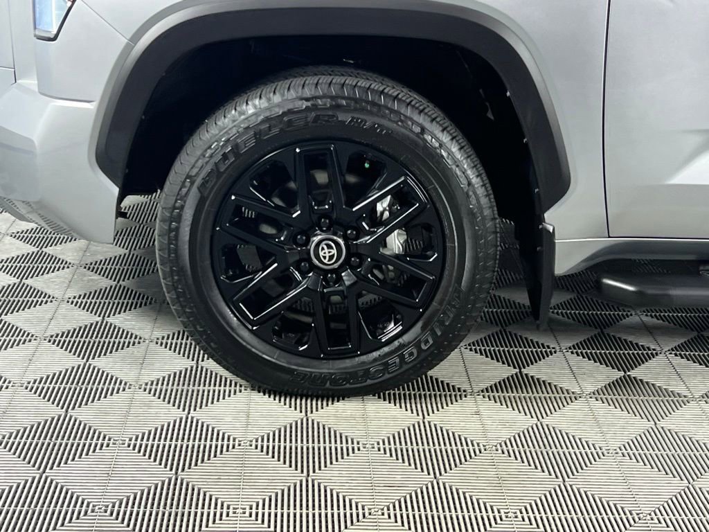 Used 2025 Toyota Tundra Limited image 9