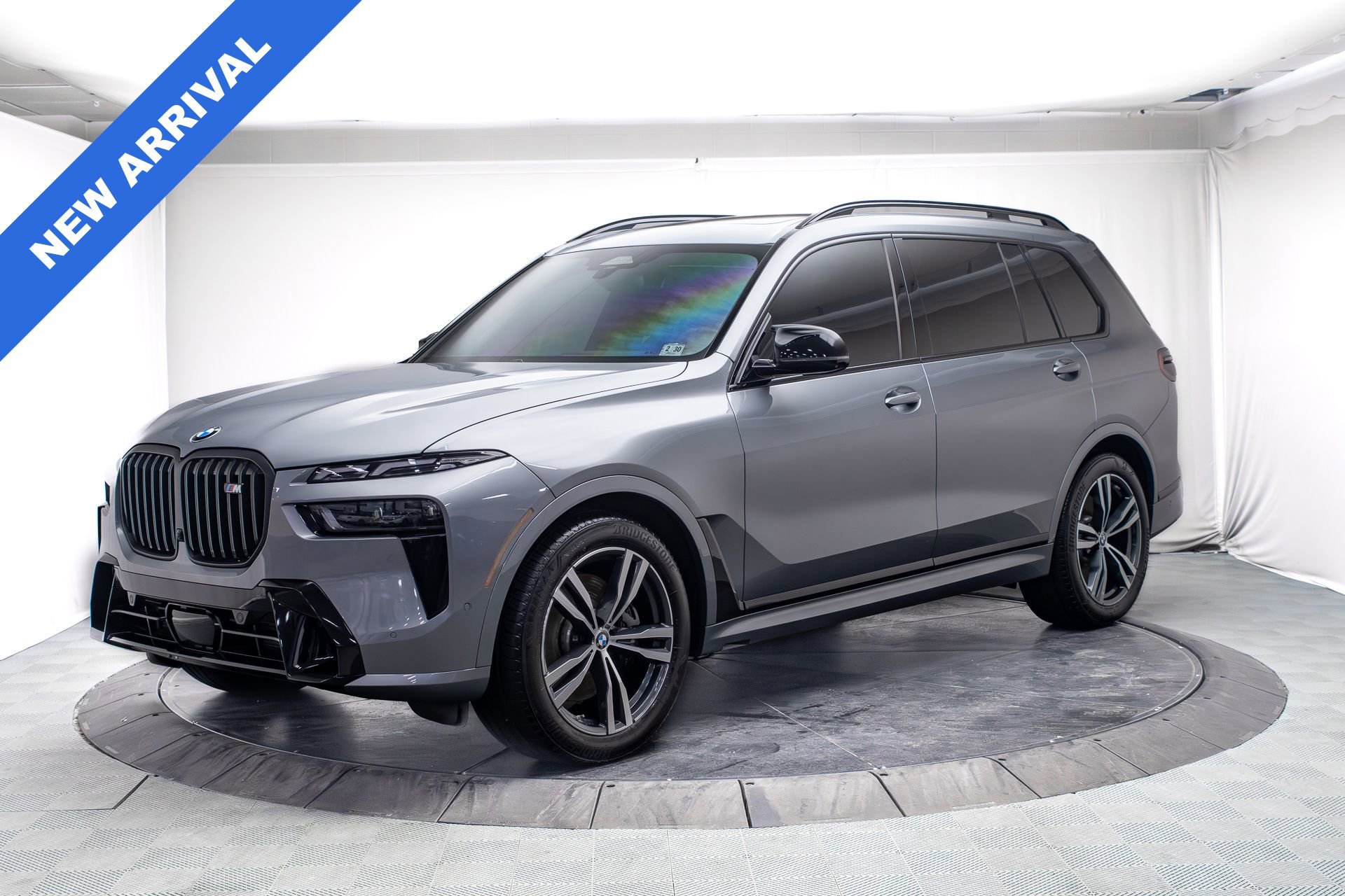 Used 2025 BMW X7 M60i w/ Executive Package image 7