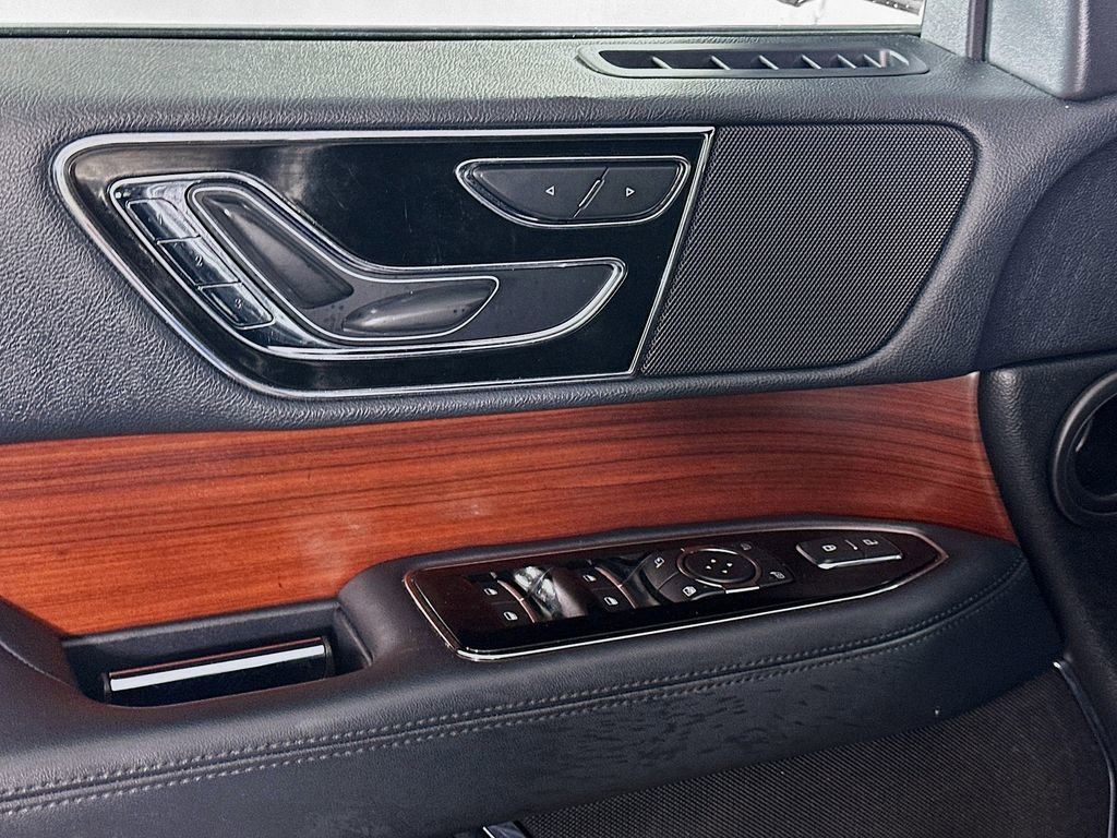 Used 2022 Lincoln Navigator L Standard image 25