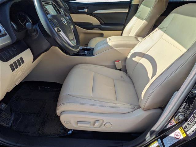Used 2015 Toyota Highlander XLE FWD image 16