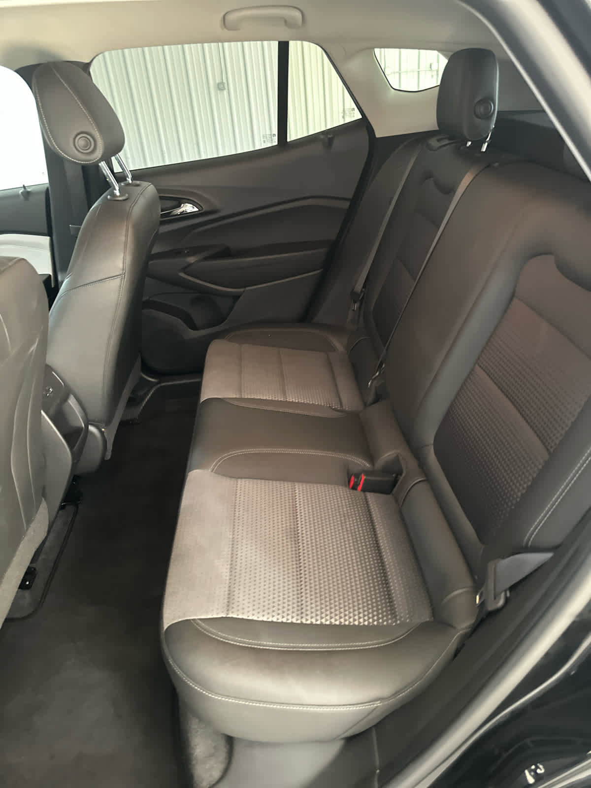 Used 2025 Chevrolet Trax LT FWD image 14