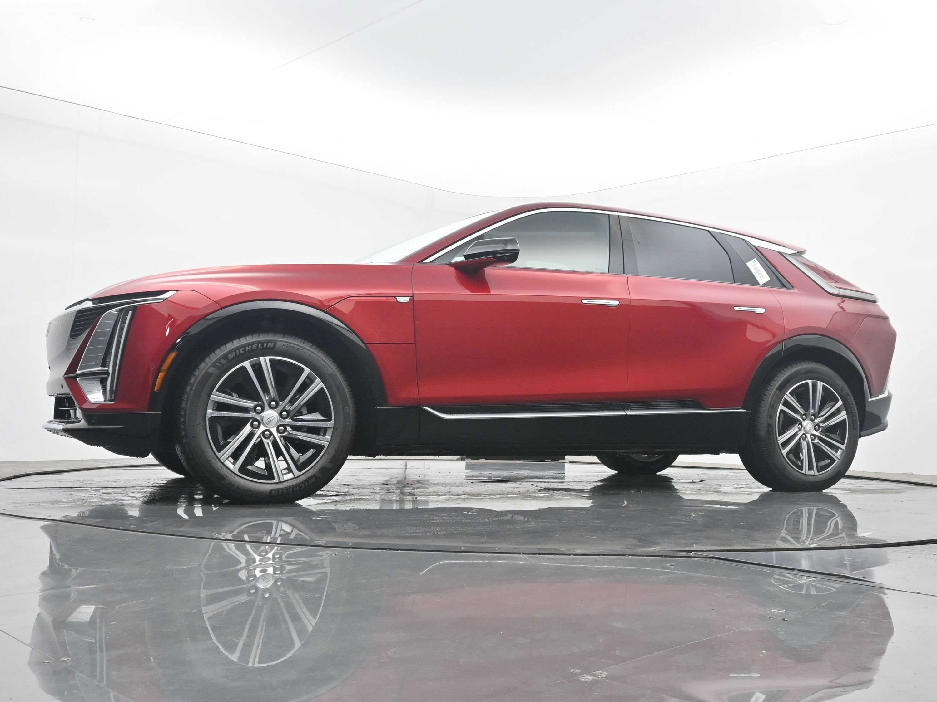 New 2026 Cadillac Lyriq Luxury w/ LPO, Floor Liner Package AWD/4WD image 16