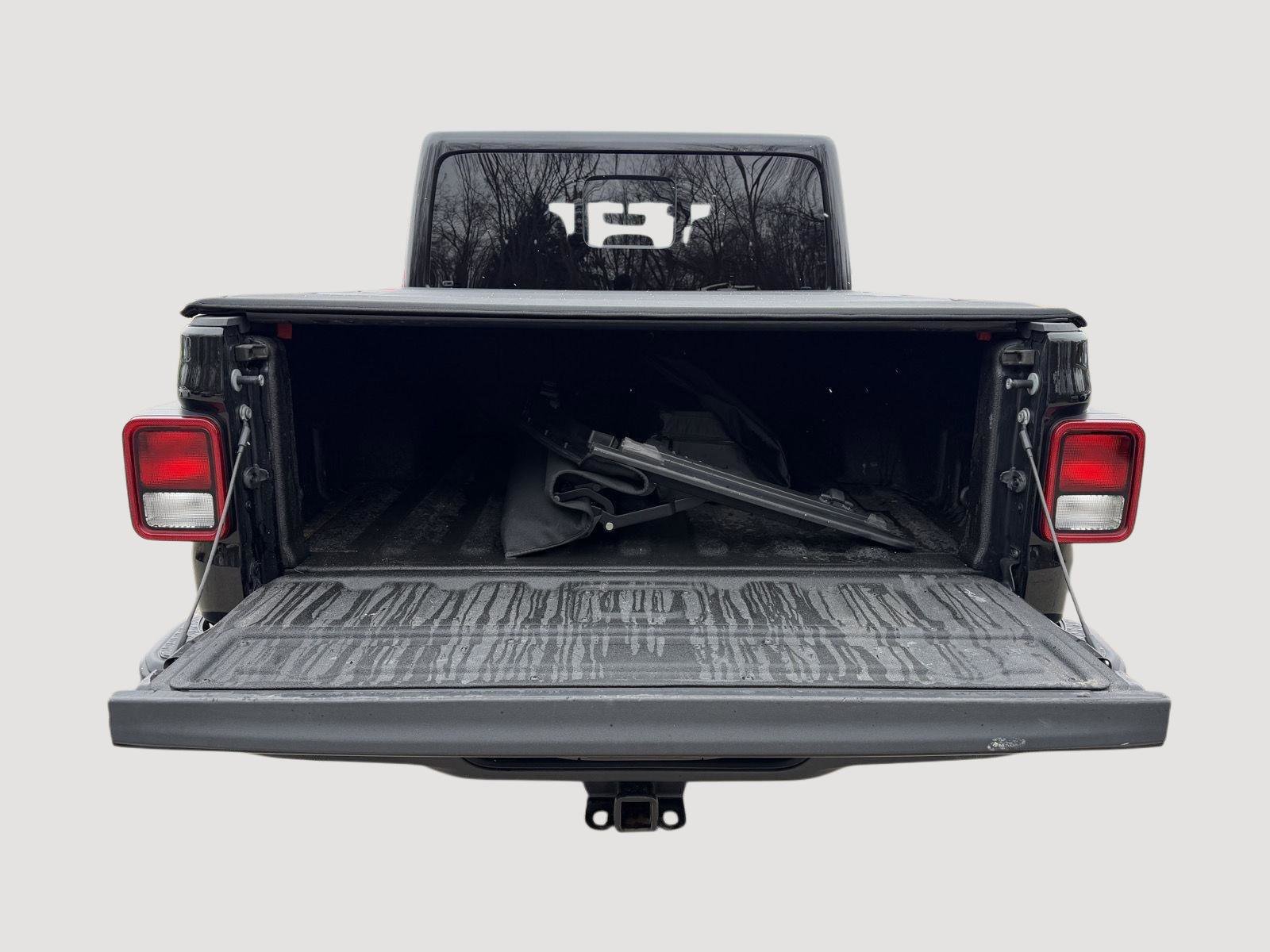 Used 2022 Jeep Gladiator Mojave w/ Cold Weather Group image 11