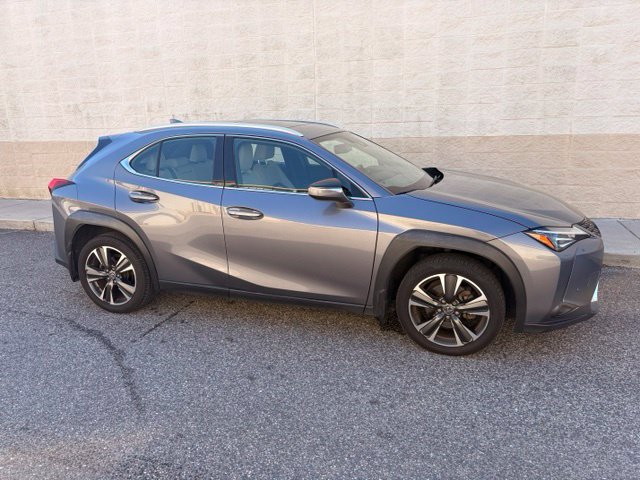 Used 2019 Lexus UX 200 w/ Premium Package FWD image 6