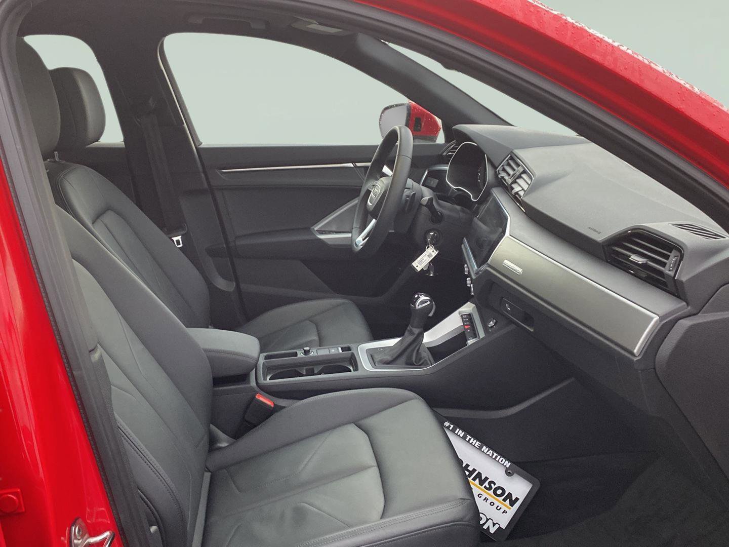 Used 2025 Audi Q3 2.0T Premium image 15