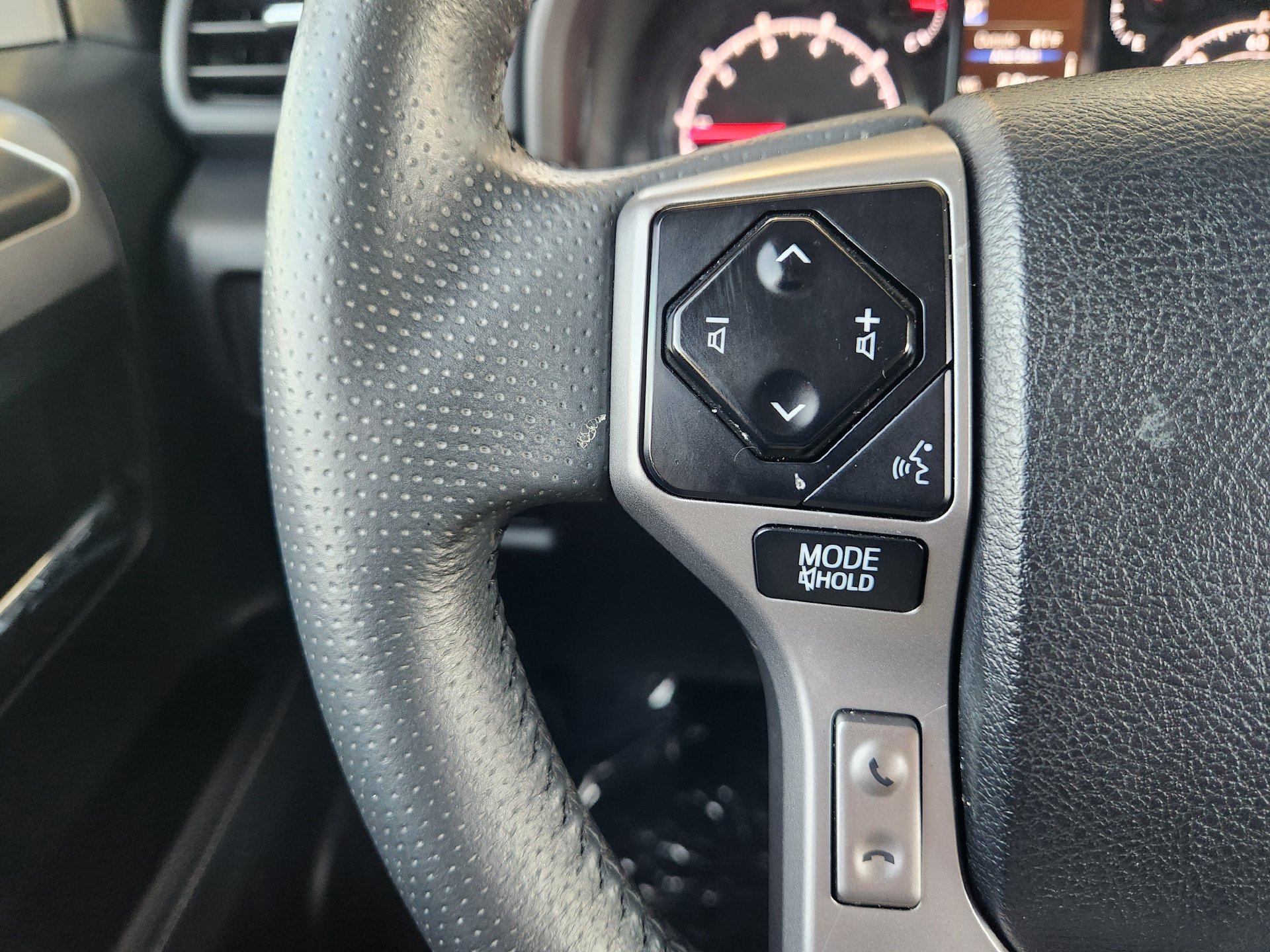 Used 2020 Toyota 4Runner SR5 Premium AWD/4WD image 28