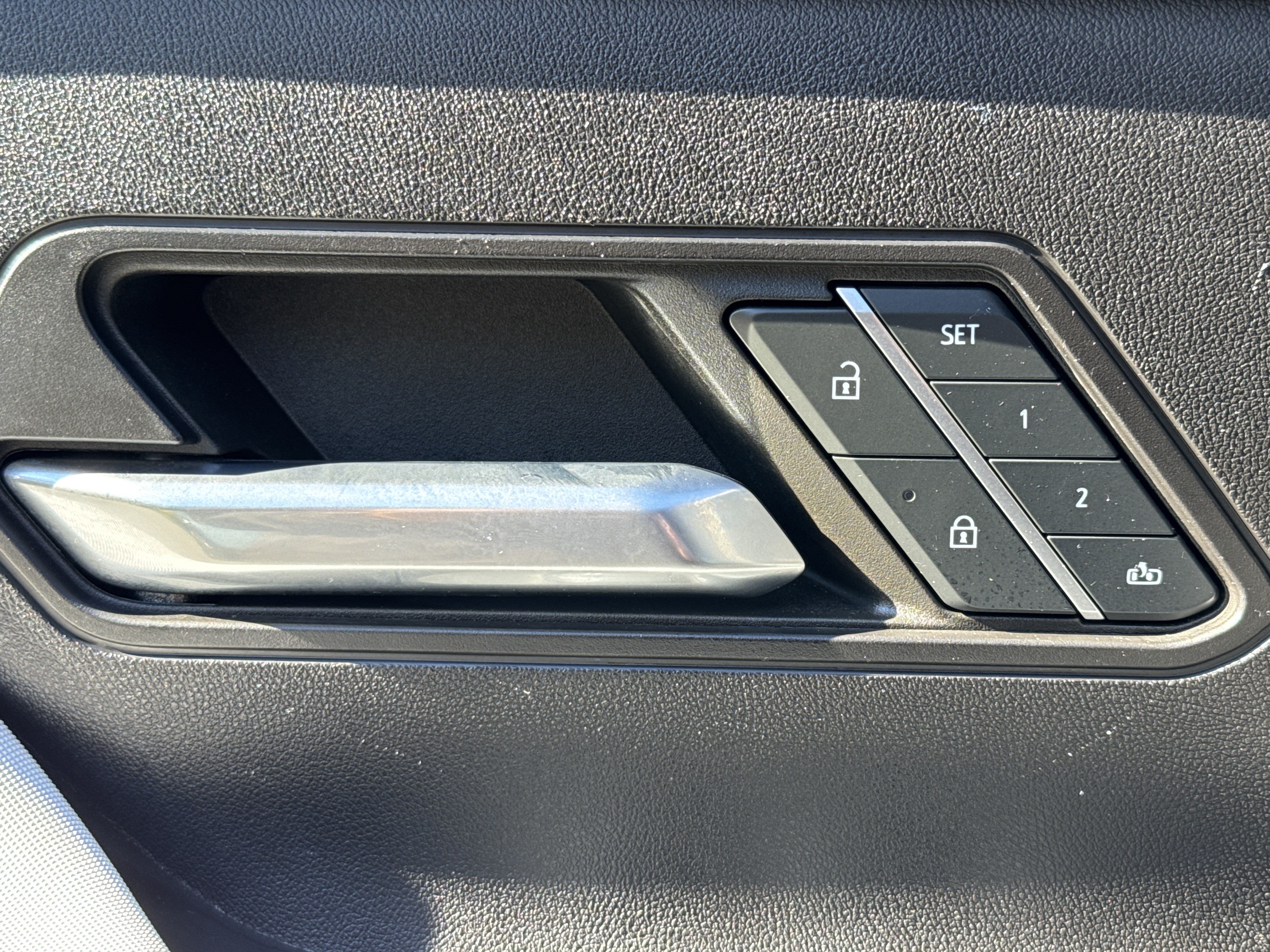 Used 2024 GMC Hummer EV 3X w/ Omega Edition AWD/4WD image 16