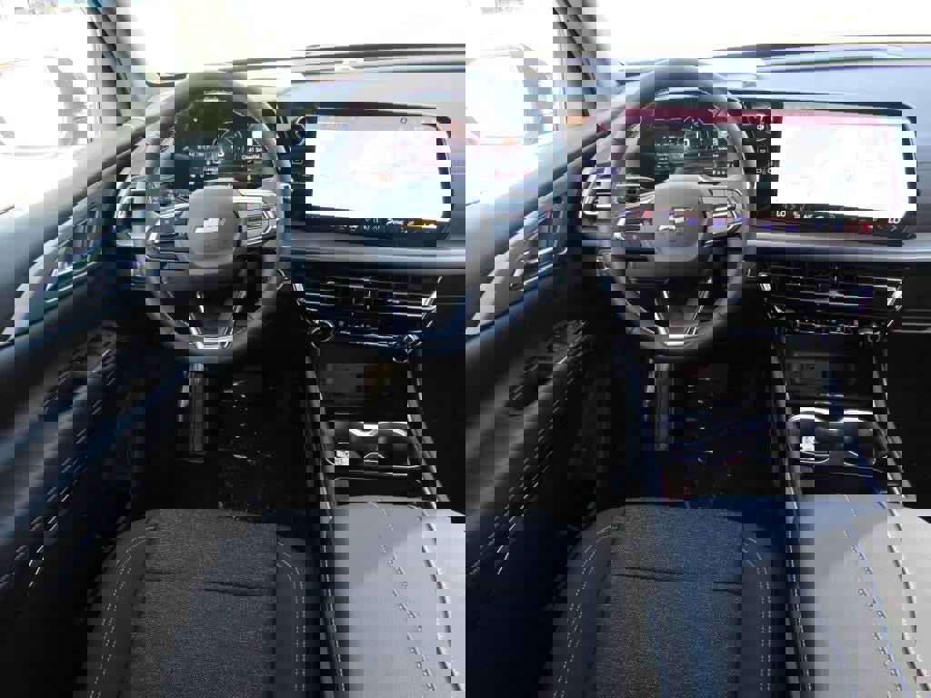 New 2025 Chevrolet Traverse LT image 12