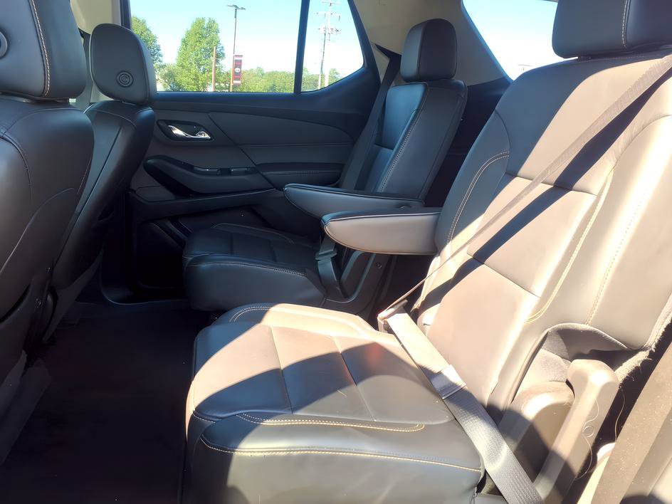 Used 2020 Chevrolet Traverse LT w/ LT Premium Package AWD/4WD image 11