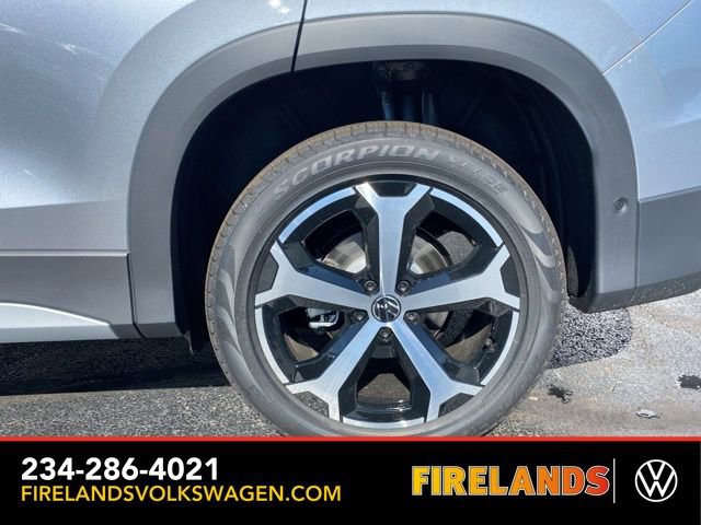 New 2025 Volkswagen Tiguan SE image 18