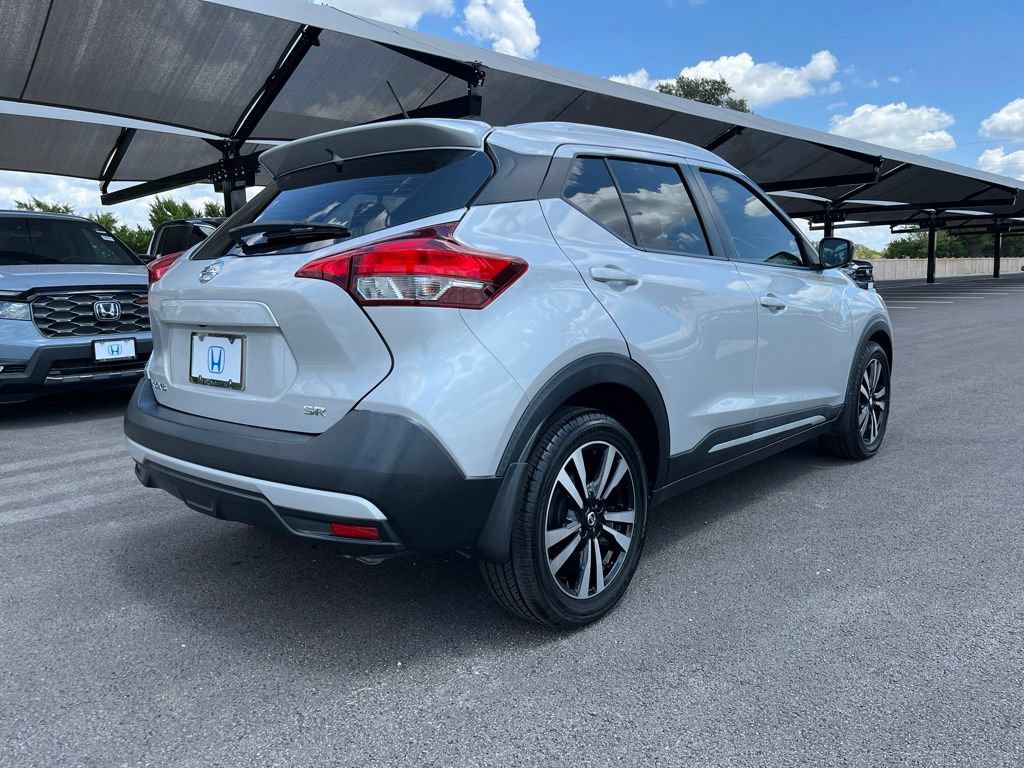 Used 2019 Nissan Kicks SR FWD image 4