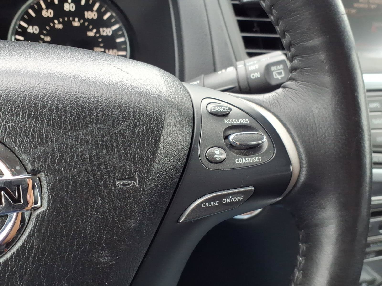 Used 2020 Nissan Pathfinder SL AWD/4WD image 22