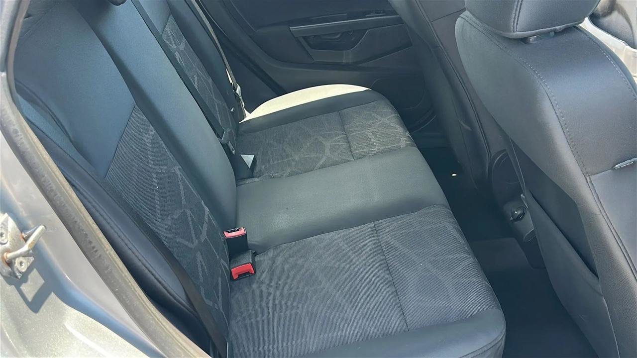 Used 2012 Ford Fiesta SE FWD image 31