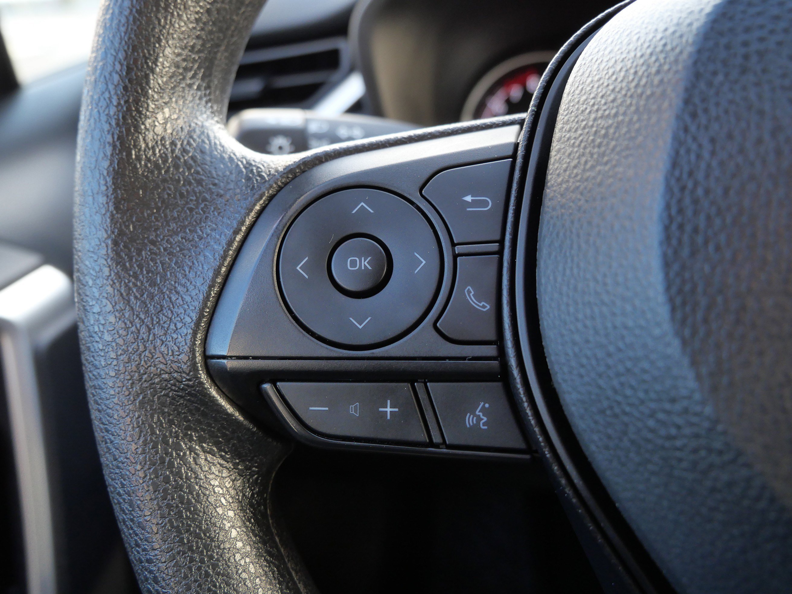 Certified 2025 Toyota RAV4 XLE image 28