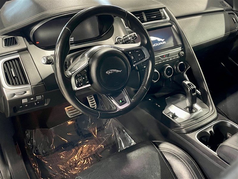 Used 2020 Jaguar E-PACE R-Dynamic S image 10