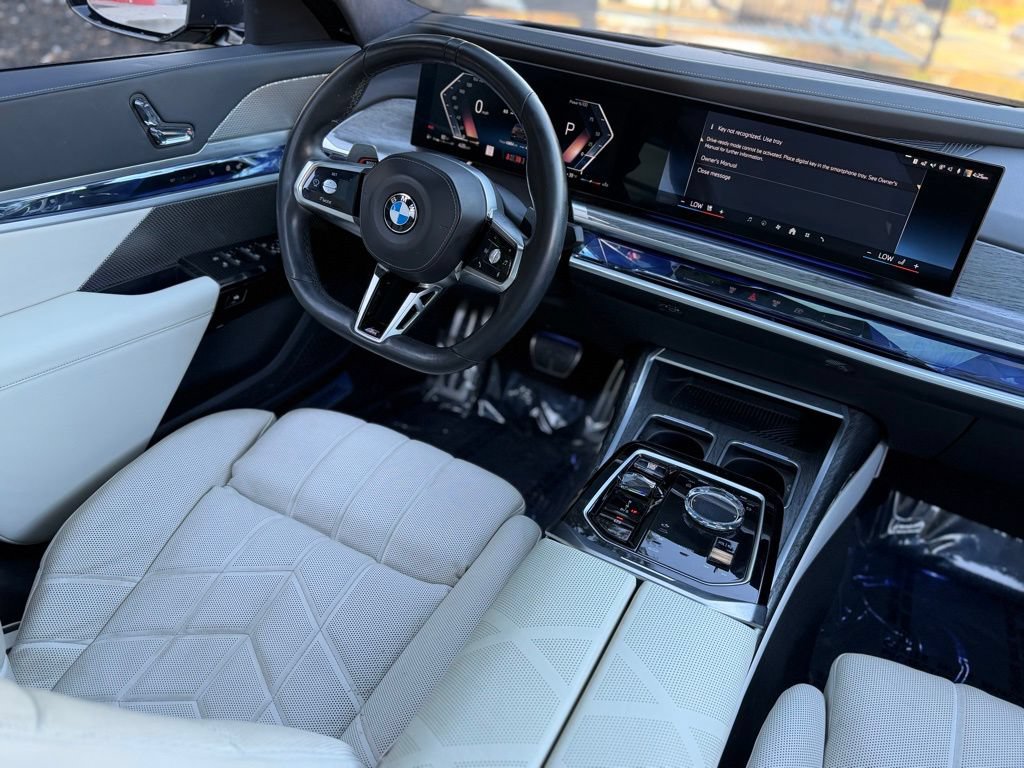 Used 2023 BMW 760i xDrive w/ Executive Package AWD/4WD image 39