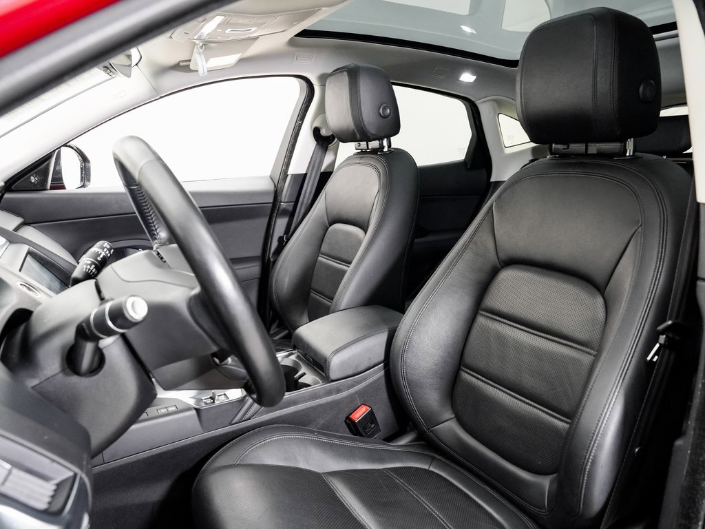 Used 2018 Jaguar E-PACE S image 5