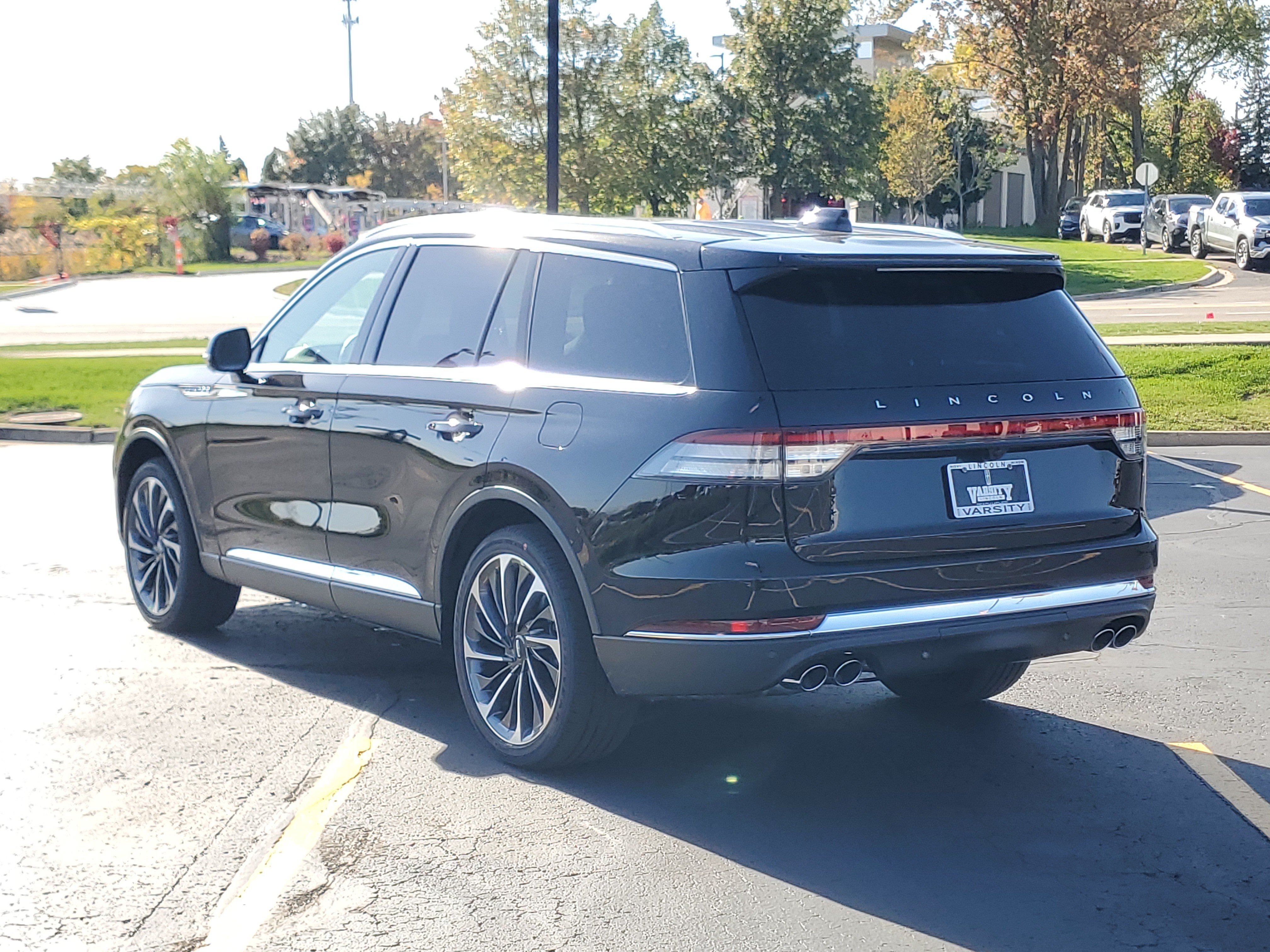 New 2027 Lincoln Aviator Reserve AWD/4WD image 3
