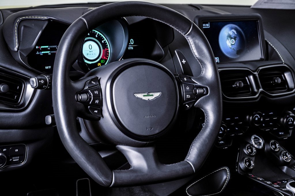 Used 2023 Aston Martin V8 Vantage Coupe image 25
