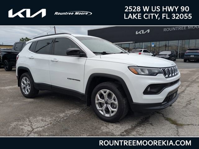 Used 2025 Jeep Compass Latitude w/ Convenience Group image 1